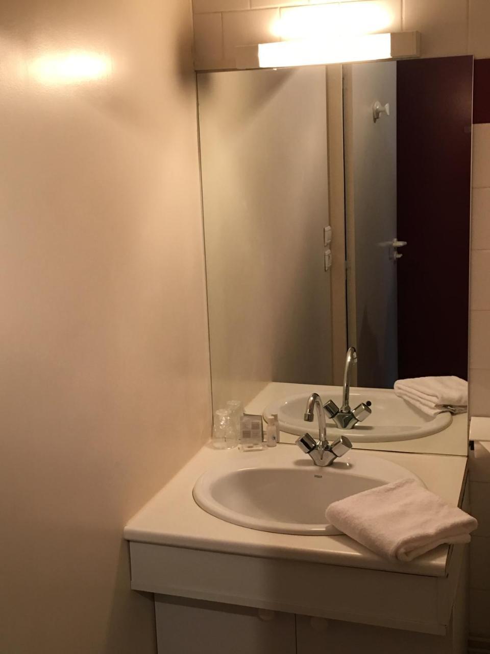 Hotel Lyon Sud, Pierre Benite, St Genis Laval מראה חיצוני תמונה